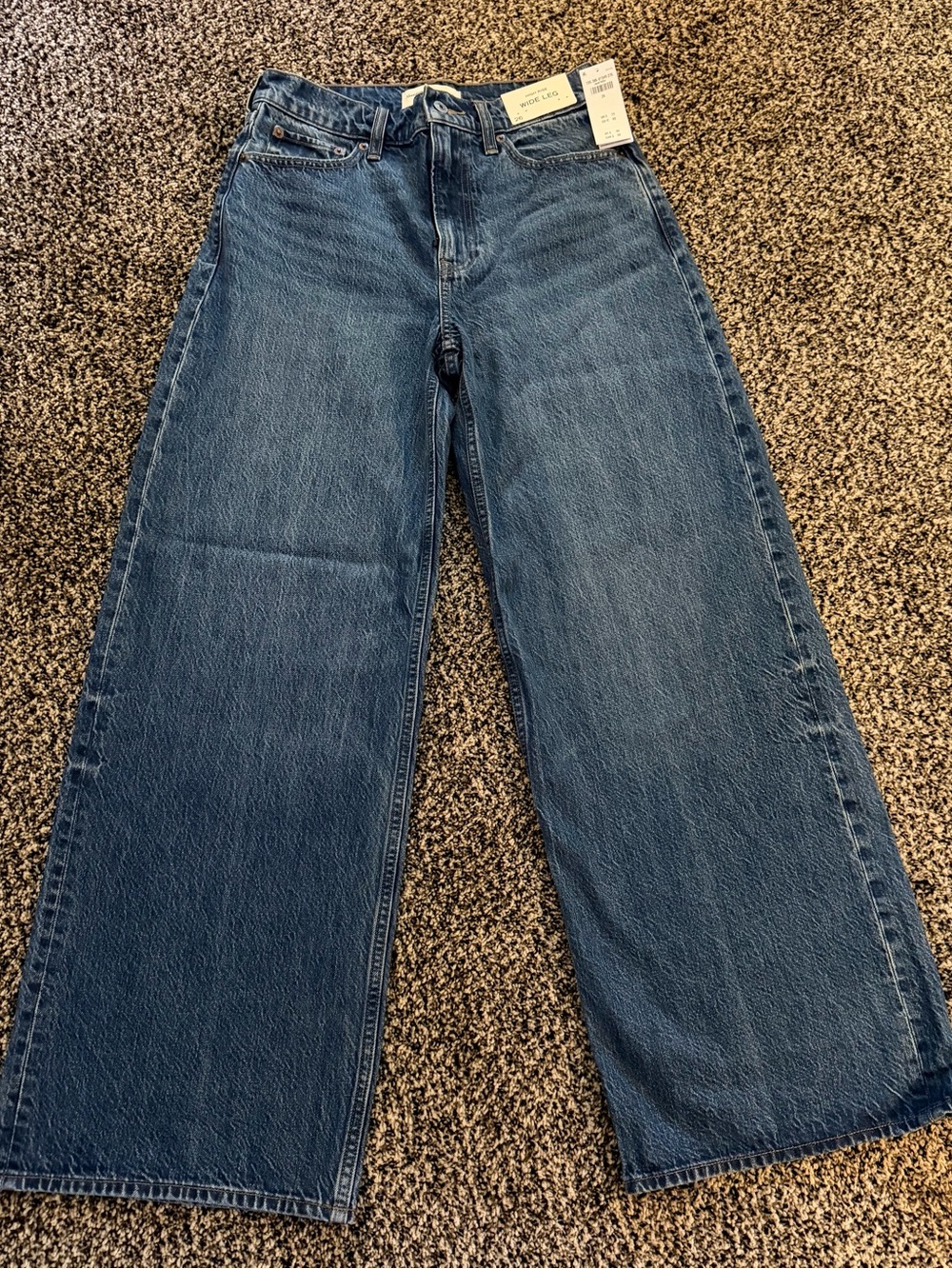 Abercrombie & Fitch Wide-Leg High-Rise Jeans in Classic Blue NWT, size 26